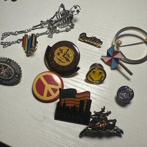 Pins and broches VARIETY ASSORTMENT